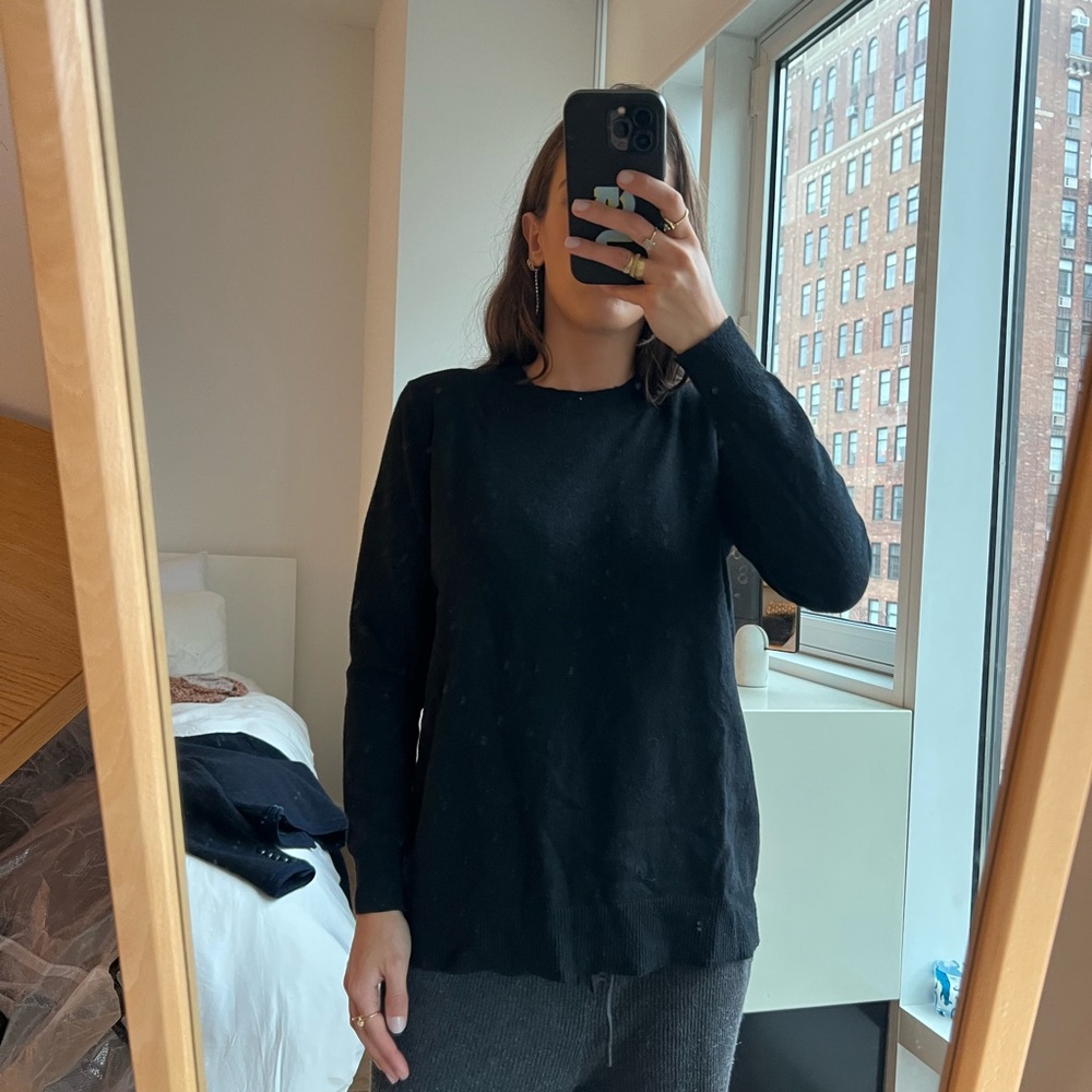 Classic Black 100% cashmere sweater